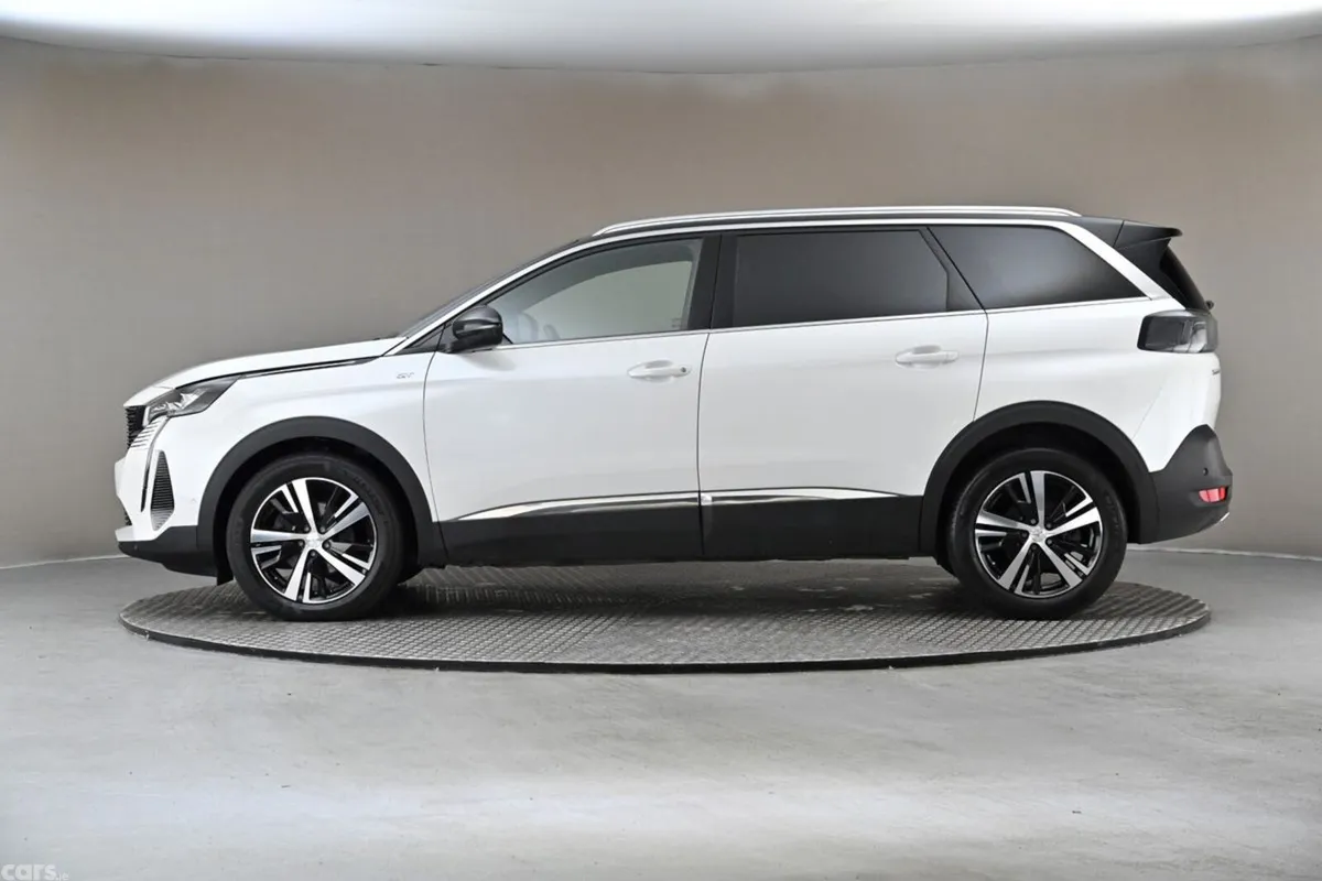 Peugeot 5008 MPV, Petrol Hybrid, 2024, White