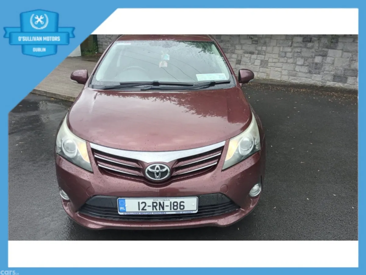 Toyota Avensis Saloon, Diesel, 2012, Red