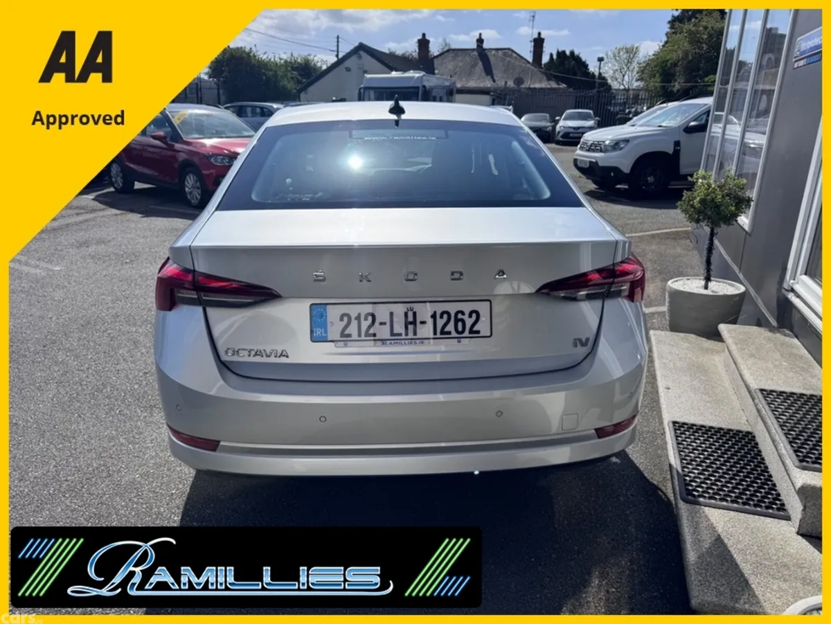 Skoda Octavia Hatchback, Petrol Plug-in Hybrid, 2021, Silver