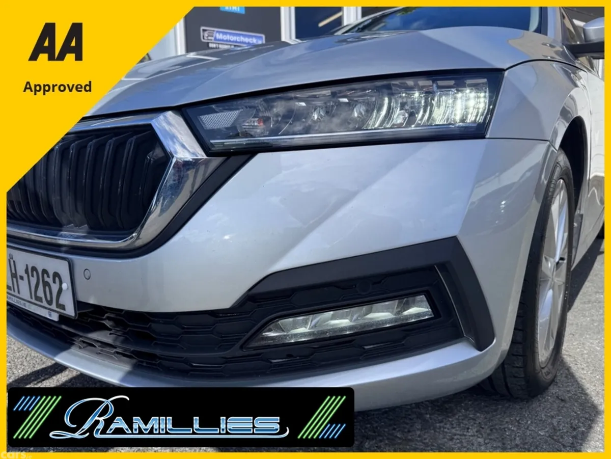 Skoda Octavia Hatchback, Petrol Plug-in Hybrid, 2021, Silver