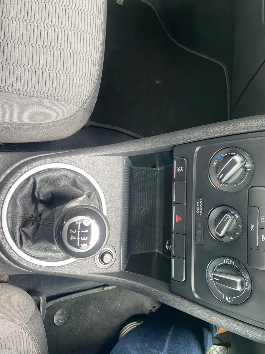 Volkswagen Beetle Hatchback, Diesel, 2014, Black