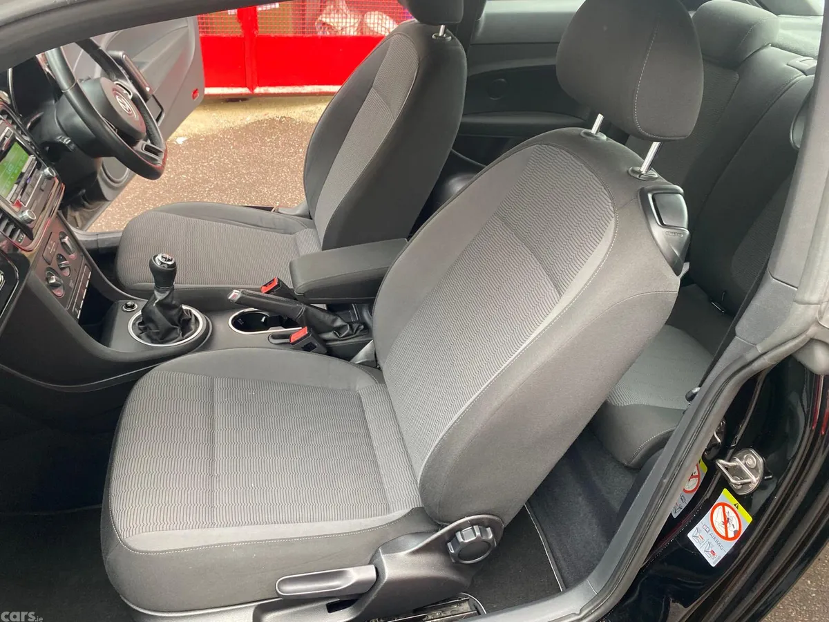 Volkswagen Beetle Hatchback, Diesel, 2014, Black