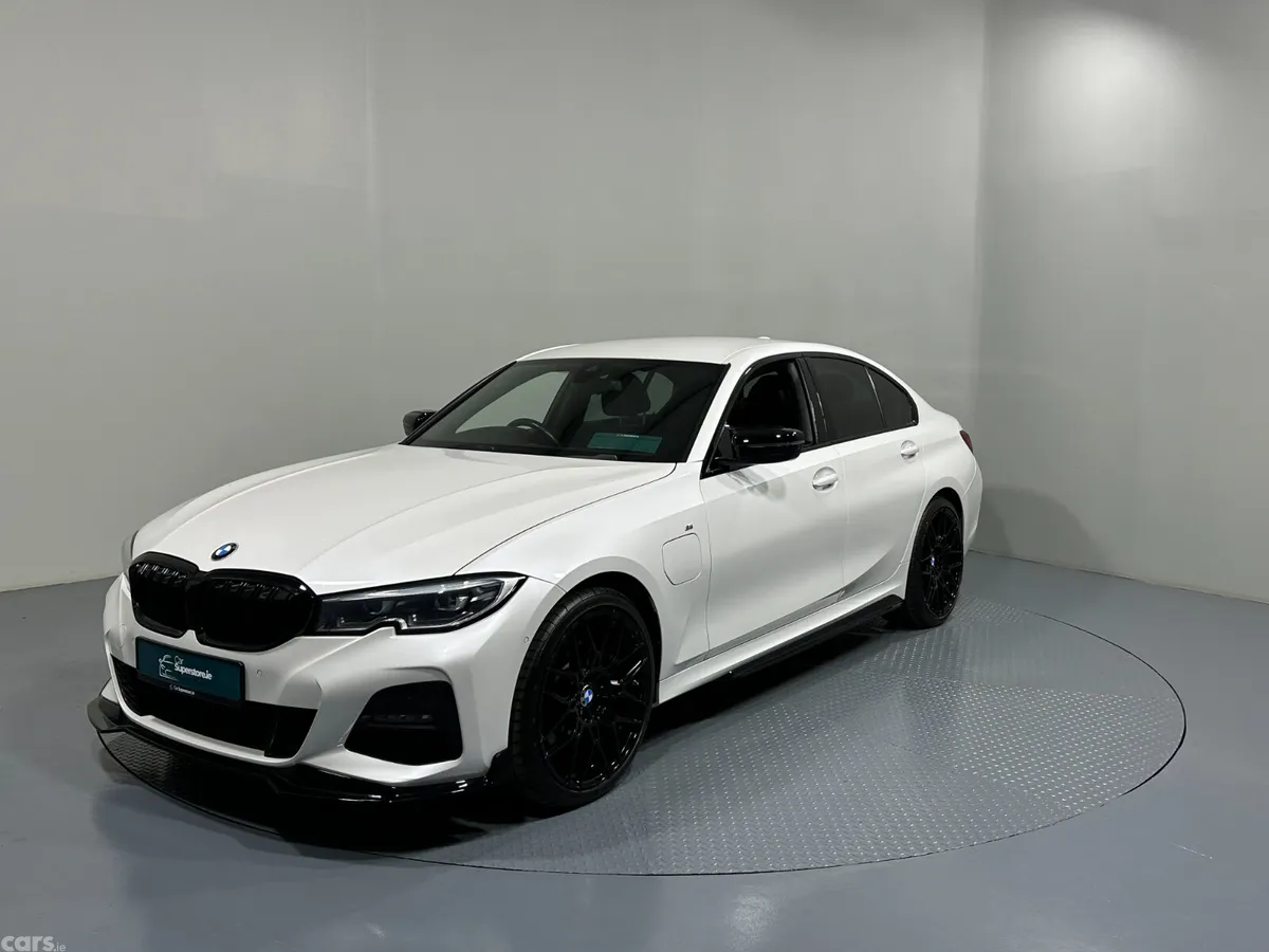 BMW 3-Series Saloon, Petrol Hybrid, 2020, White