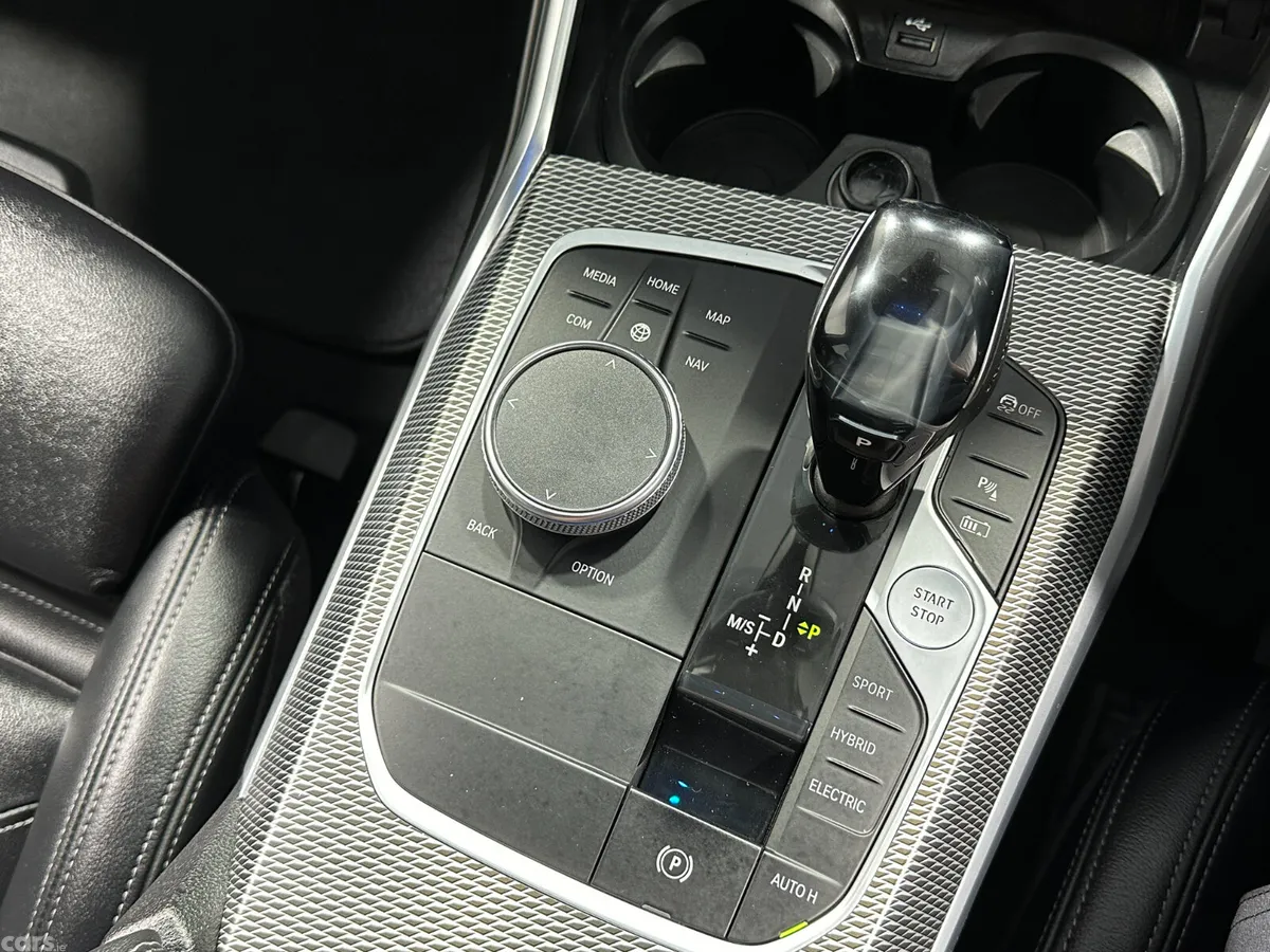 BMW 3-Series Saloon, Petrol Hybrid, 2020, White
