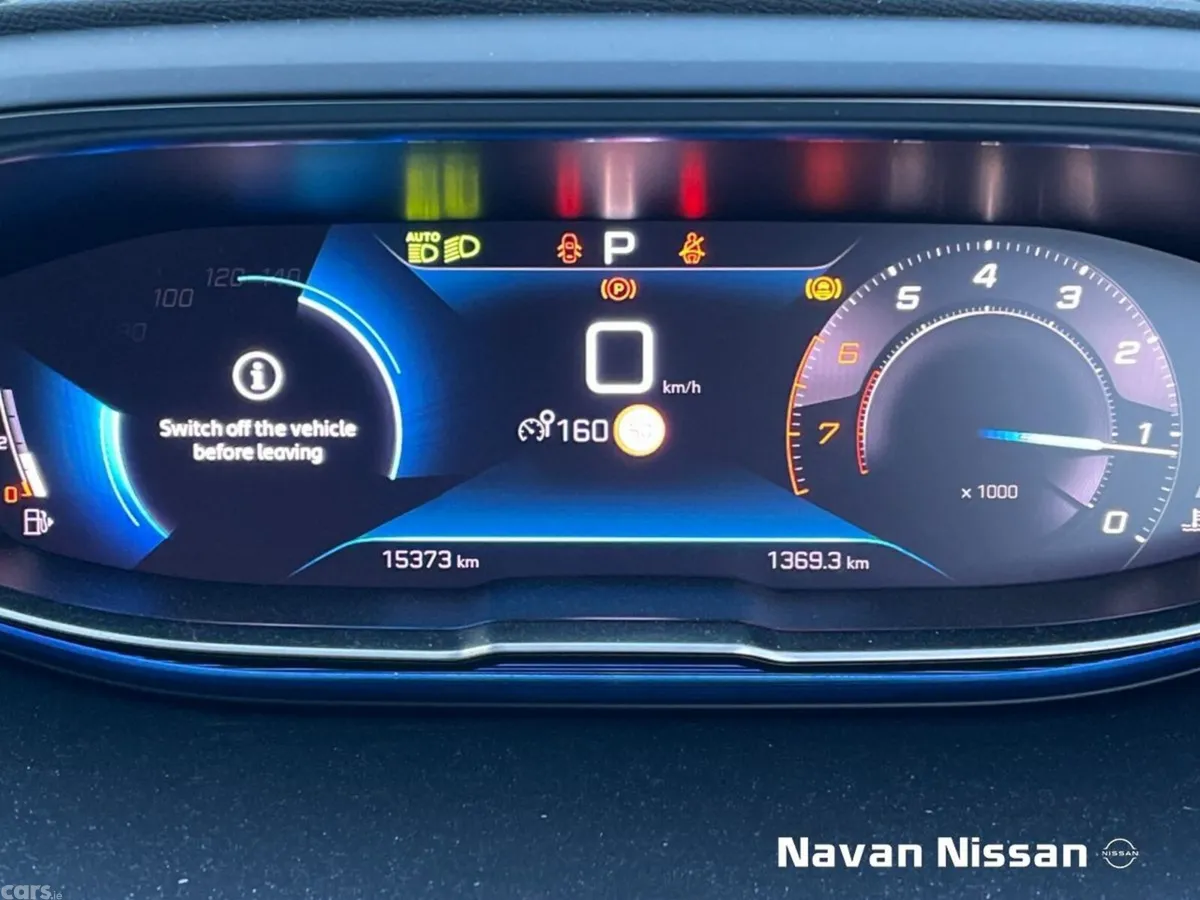 Peugeot 3008 MPV, Petrol Hybrid, 2024, Red