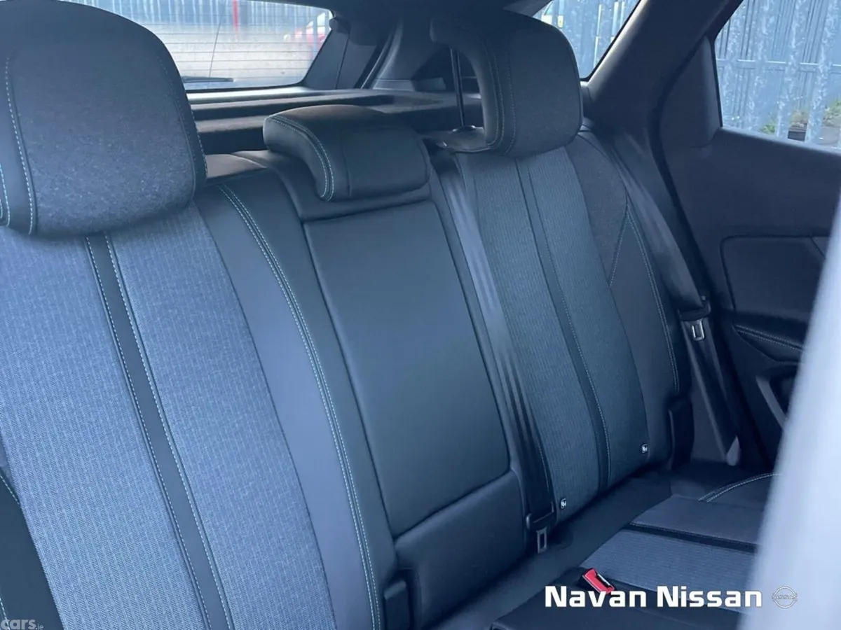 Peugeot 3008 MPV, Petrol Hybrid, 2024, Red