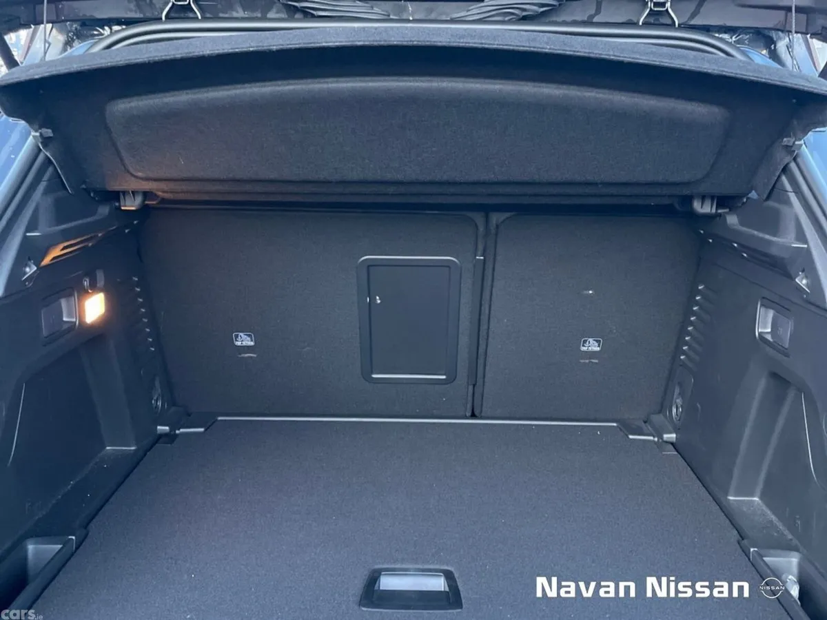 Peugeot 3008 MPV, Petrol Hybrid, 2024, Red