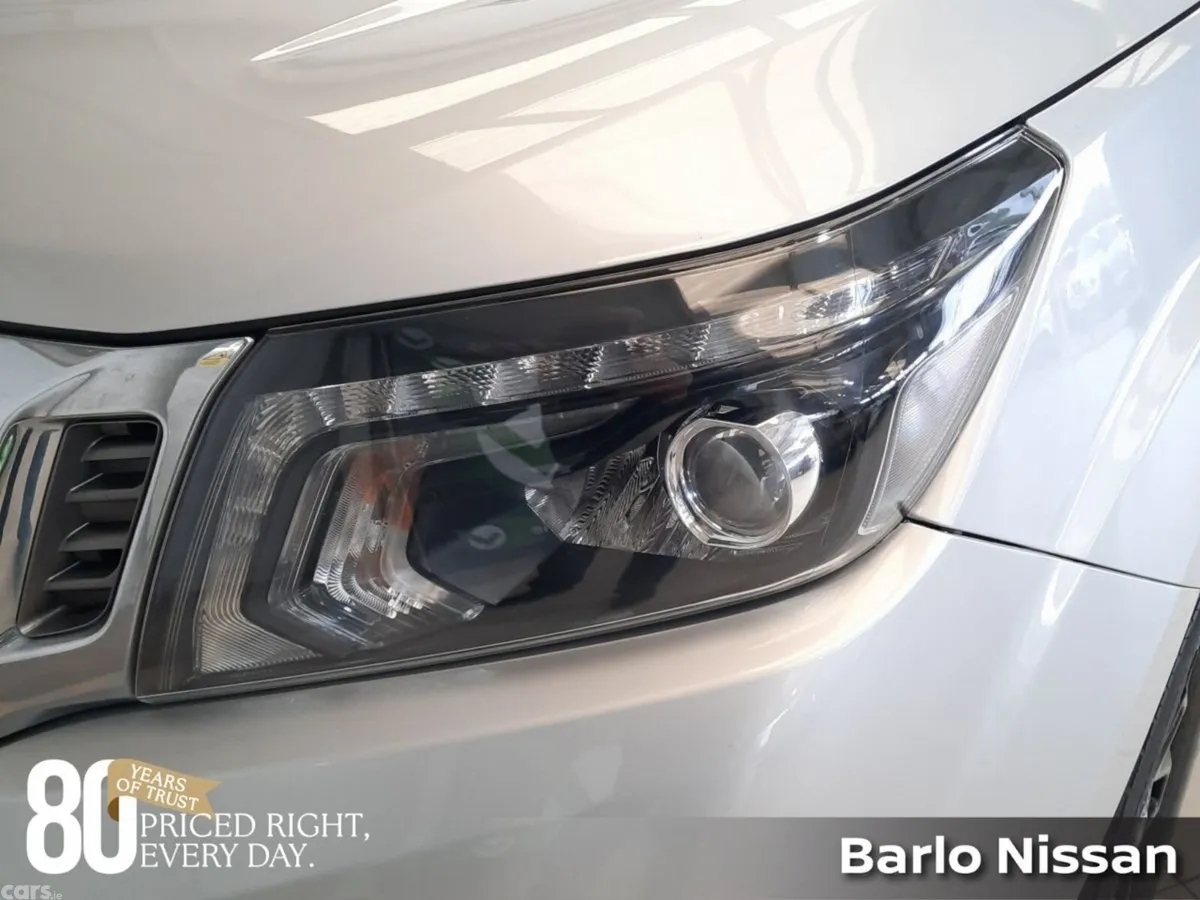 Nissan Navara MPV, Diesel, 2021, Silver