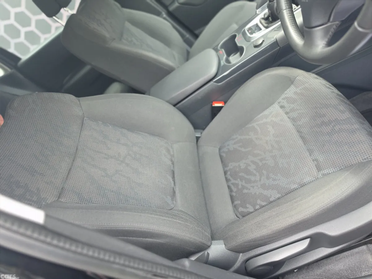 Peugeot 3008 Hatchback, Diesel, 2013, Black