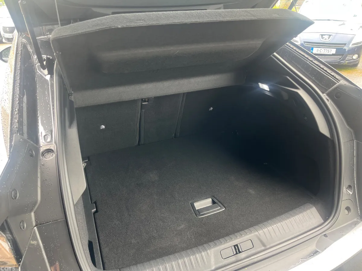 Peugeot 3008 MPV, Electric, 2026, Grey