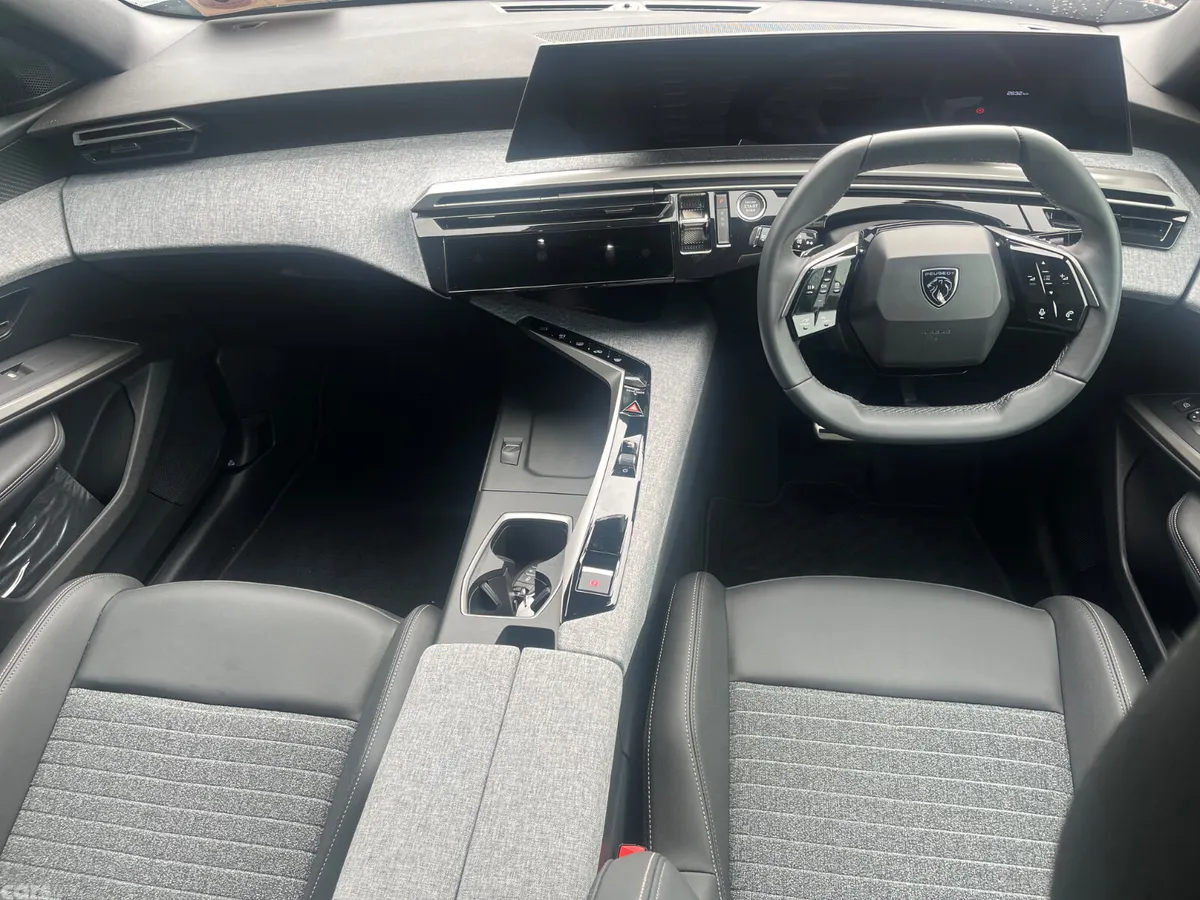 Peugeot 3008 MPV, Electric, 2026, Grey