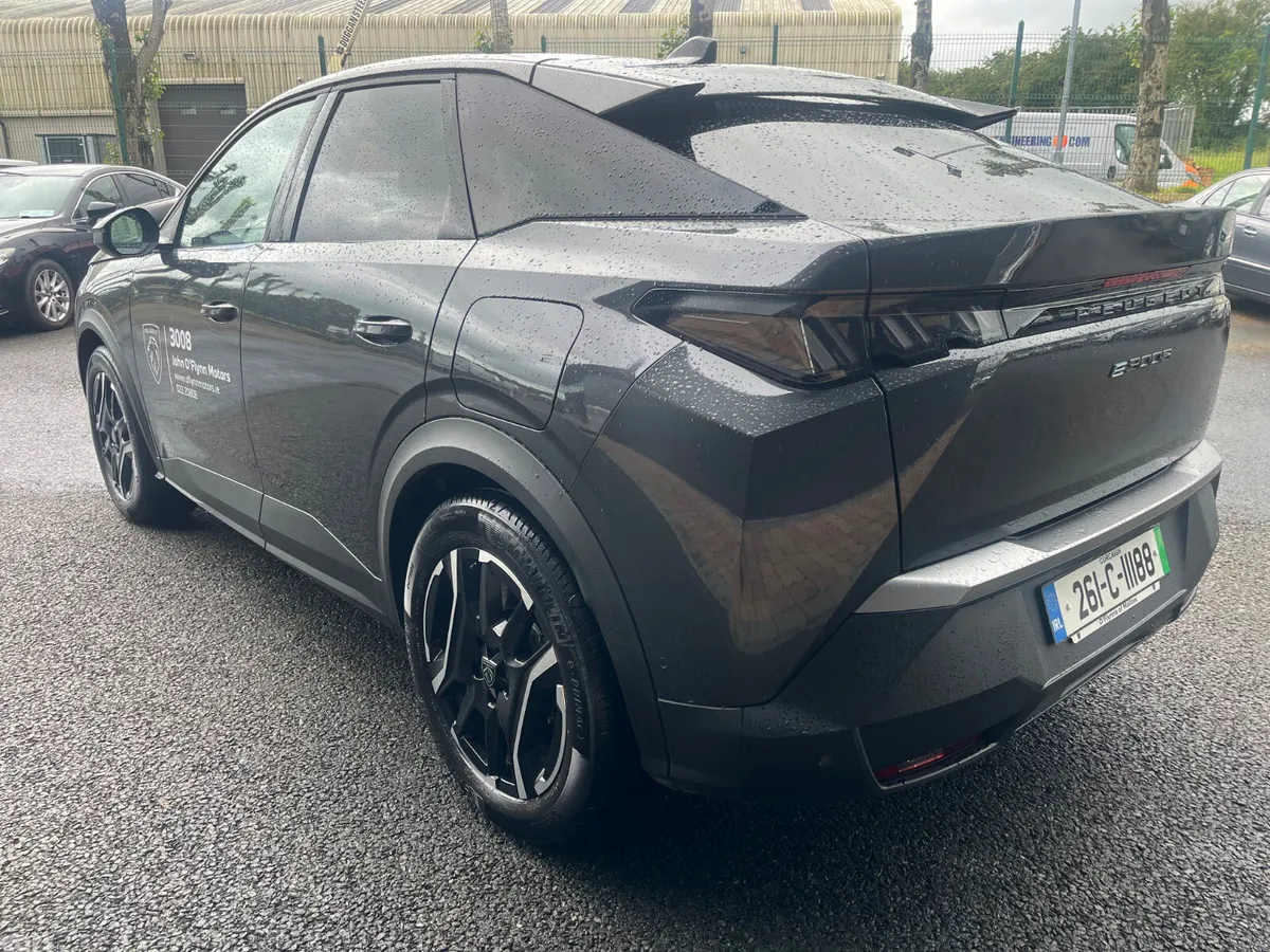 Peugeot 3008 MPV, Electric, 2026, Grey
