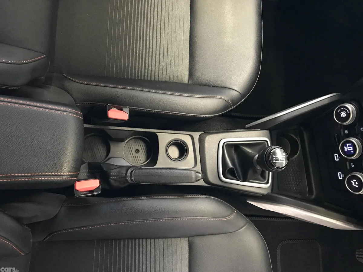 Dacia Duster SUV, Diesel, 2023, White