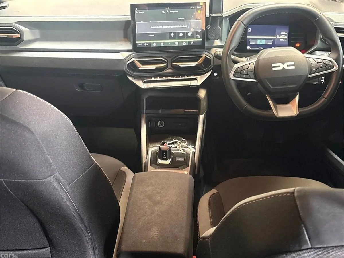 Dacia Duster SUV, Petrol Hybrid, 2026, Grey