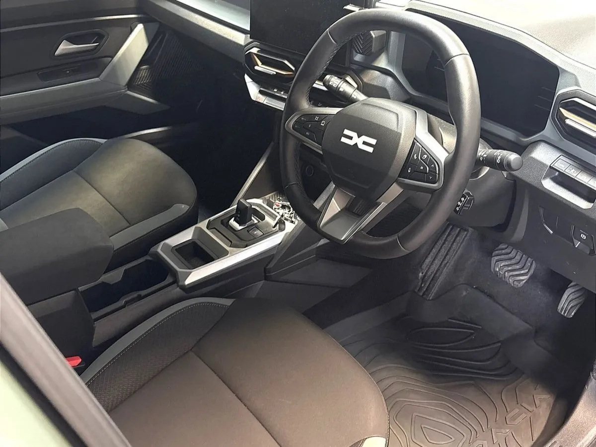Dacia Duster SUV, Petrol Hybrid, 2026, Grey