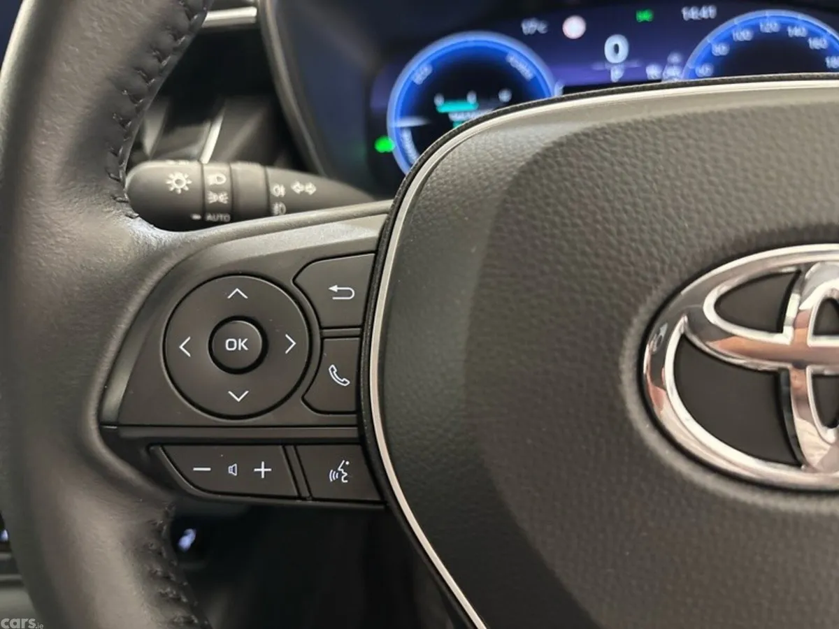 Toyota Corolla Saloon, Petrol Hybrid, 2023, Grey