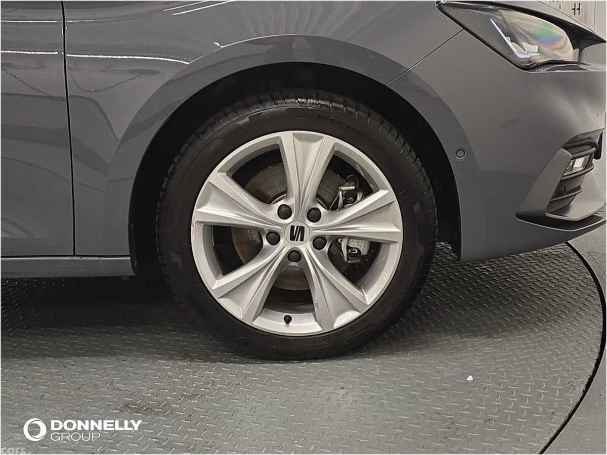 SEAT Leon Hatchback, Petrol Hybrid, 2025, Grey