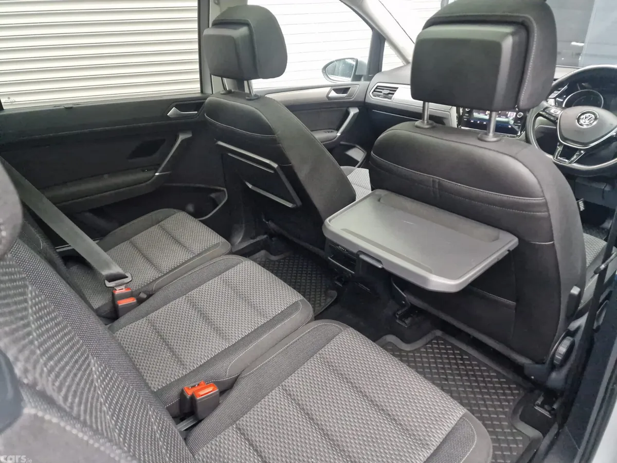 Volkswagen Touran MPV, Diesel, 2018, Silver