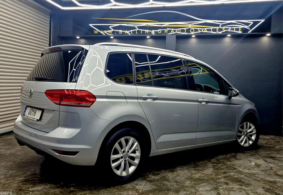 Volkswagen Touran MPV, Diesel, 2018, Silver
