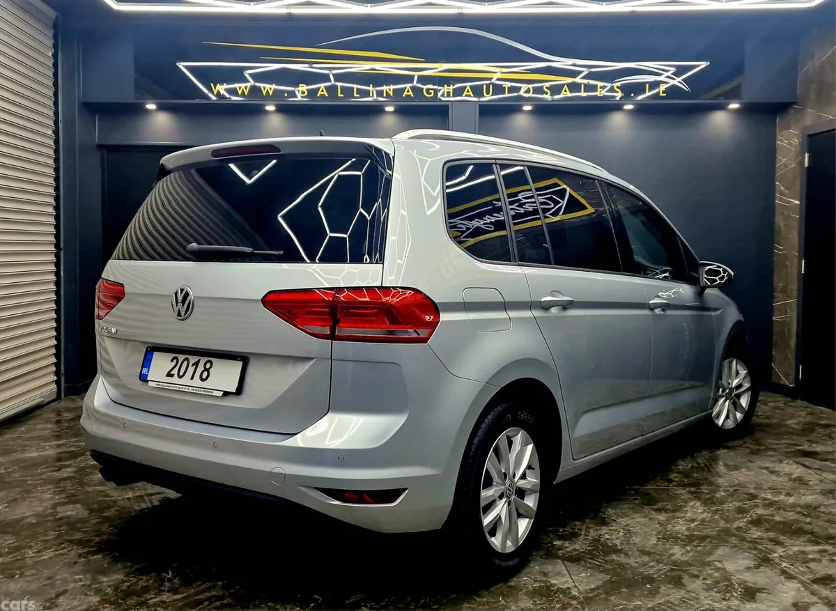 Volkswagen Touran MPV, Diesel, 2018, Silver
