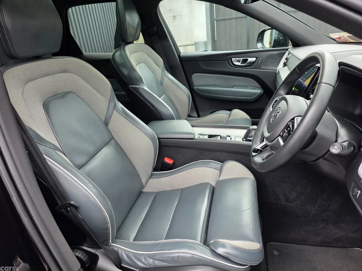 Volvo XC60 SUV, Diesel, 2022, Black
