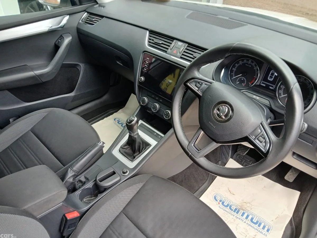 Skoda Octavia Saloon, Diesel, 2020, White