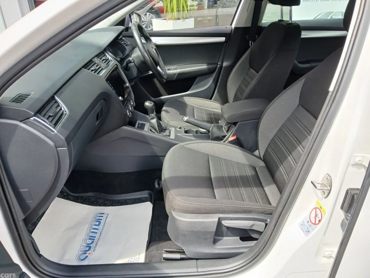 Skoda Octavia Saloon, Diesel, 2020, White