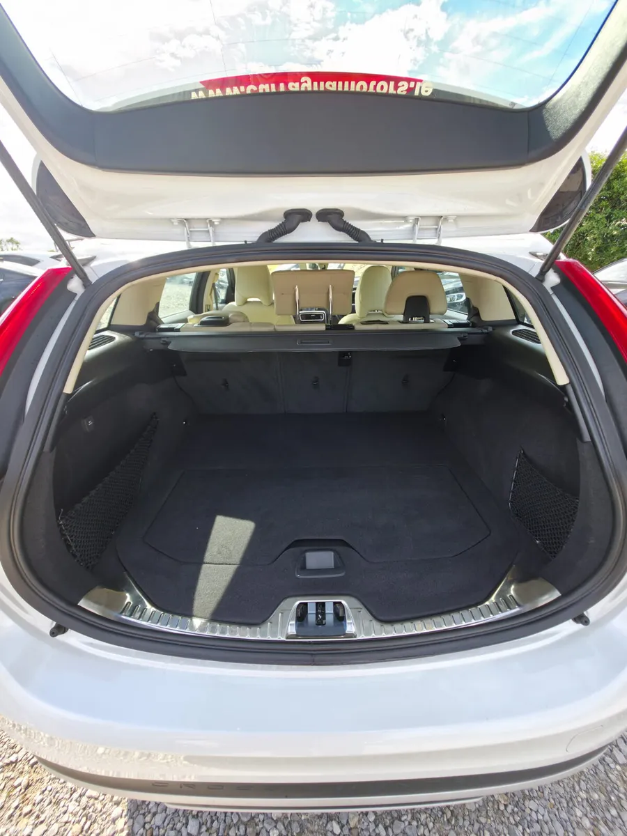 Volvo V60 Estate, Diesel, 2018, White