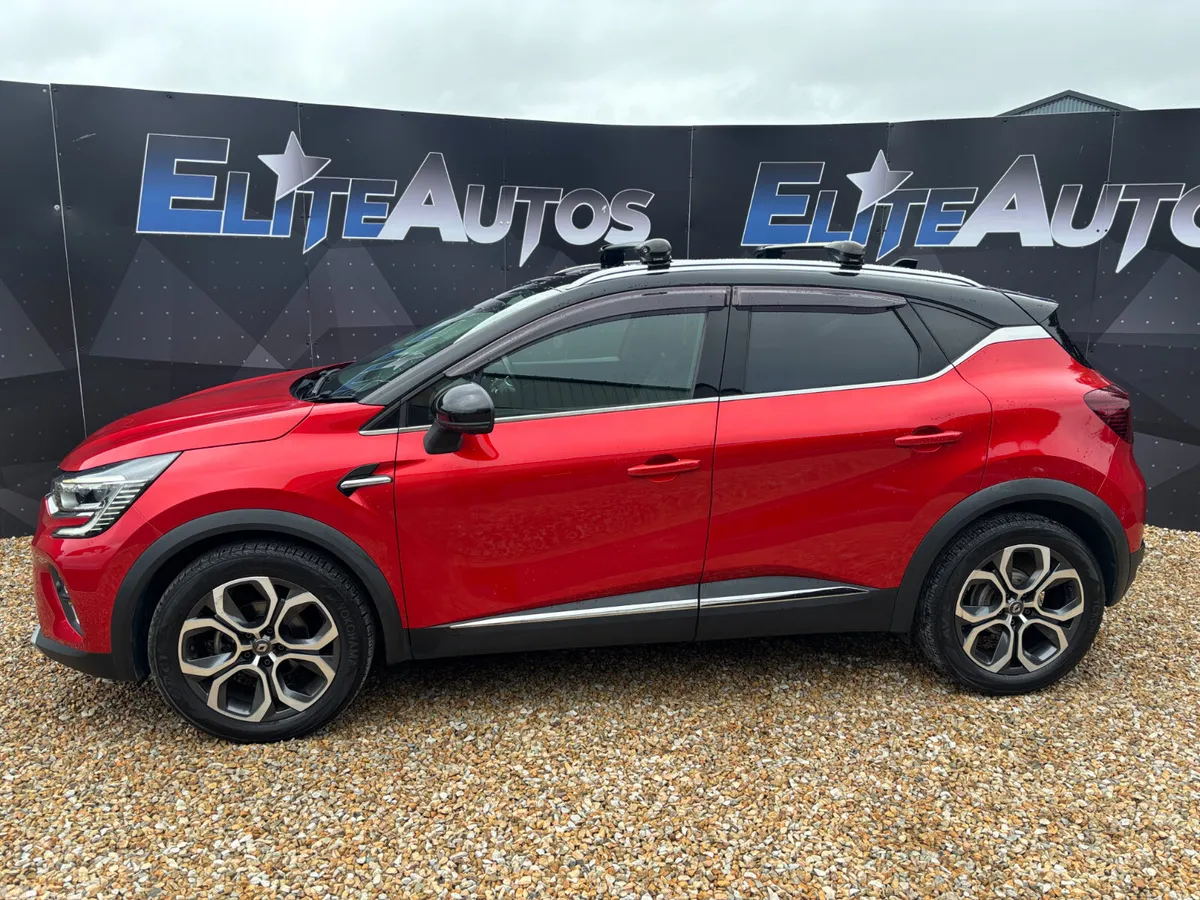 Renault Captur Hatchback, Petrol, 2021, Red