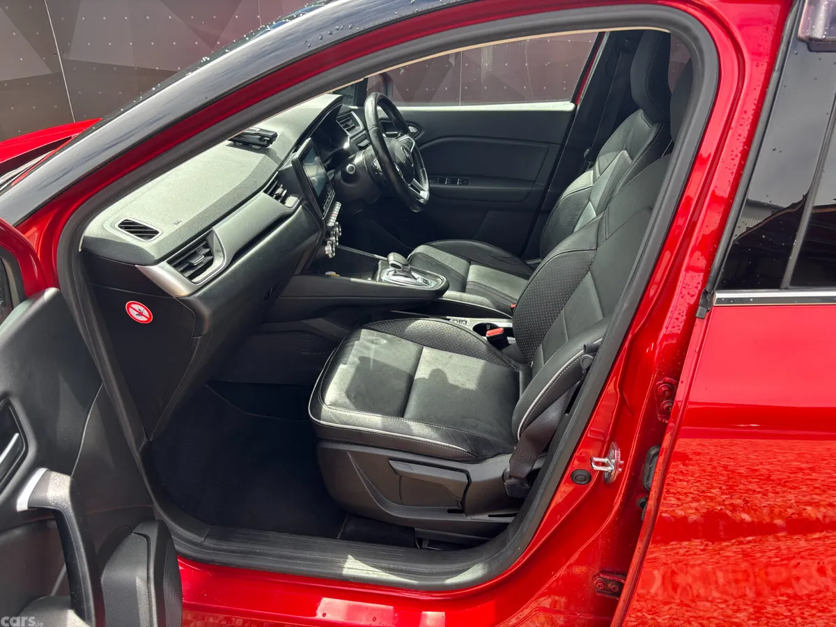 Renault Captur Hatchback, Petrol, 2021, Red