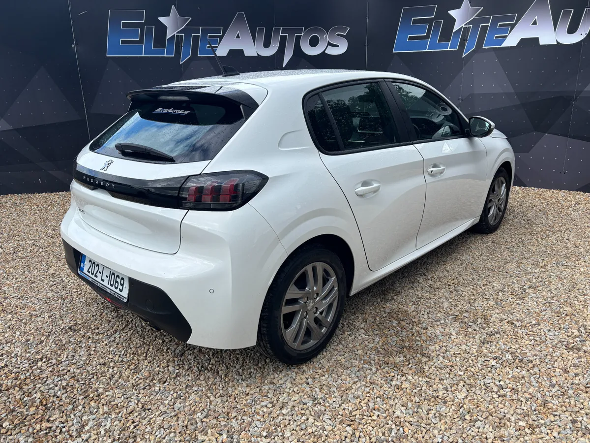 Peugeot 208 Hatchback, Petrol, 2020, White