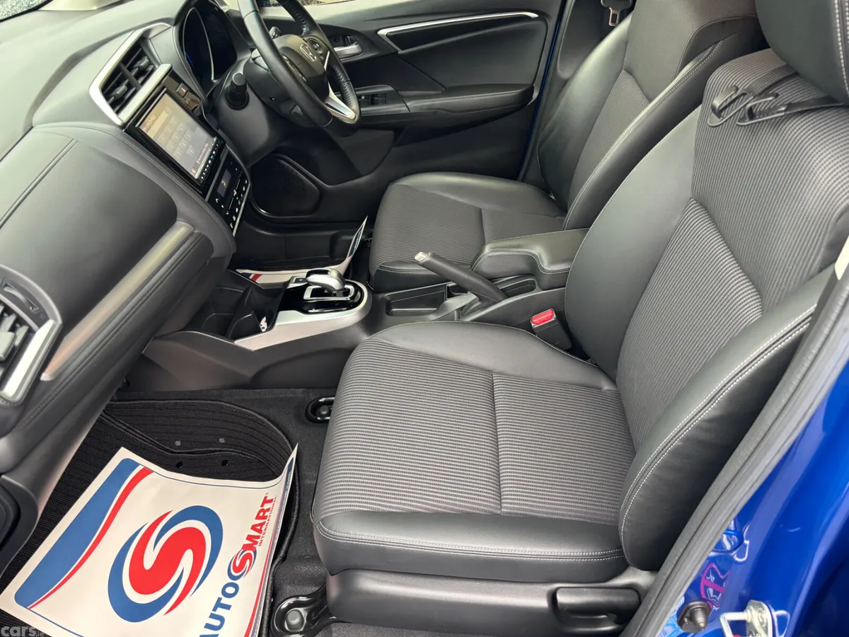 Honda Fit SUV, Petrol Hybrid, 2019, Blue