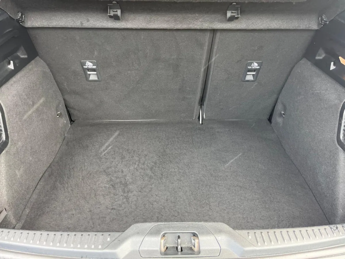 Ford Focus Hatchback, Diesel, 2022, Black