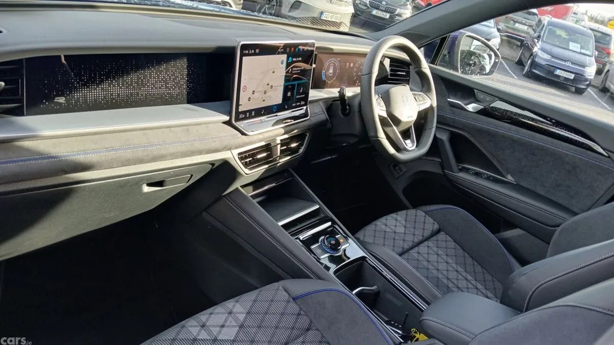 Volkswagen Tayron Estate, Diesel, 2025, Purple