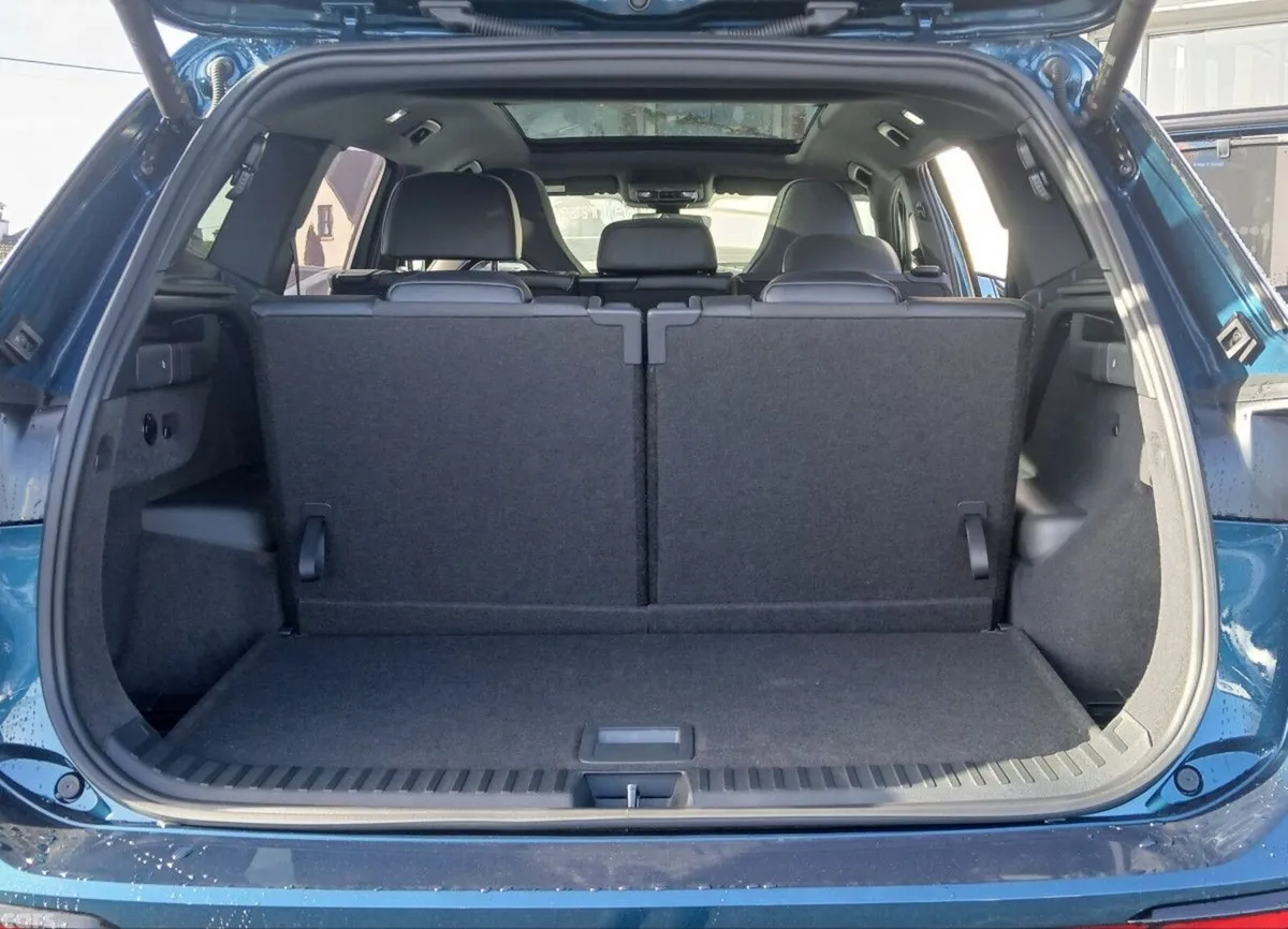 Volkswagen Tayron Estate, Diesel, 2025, Blue