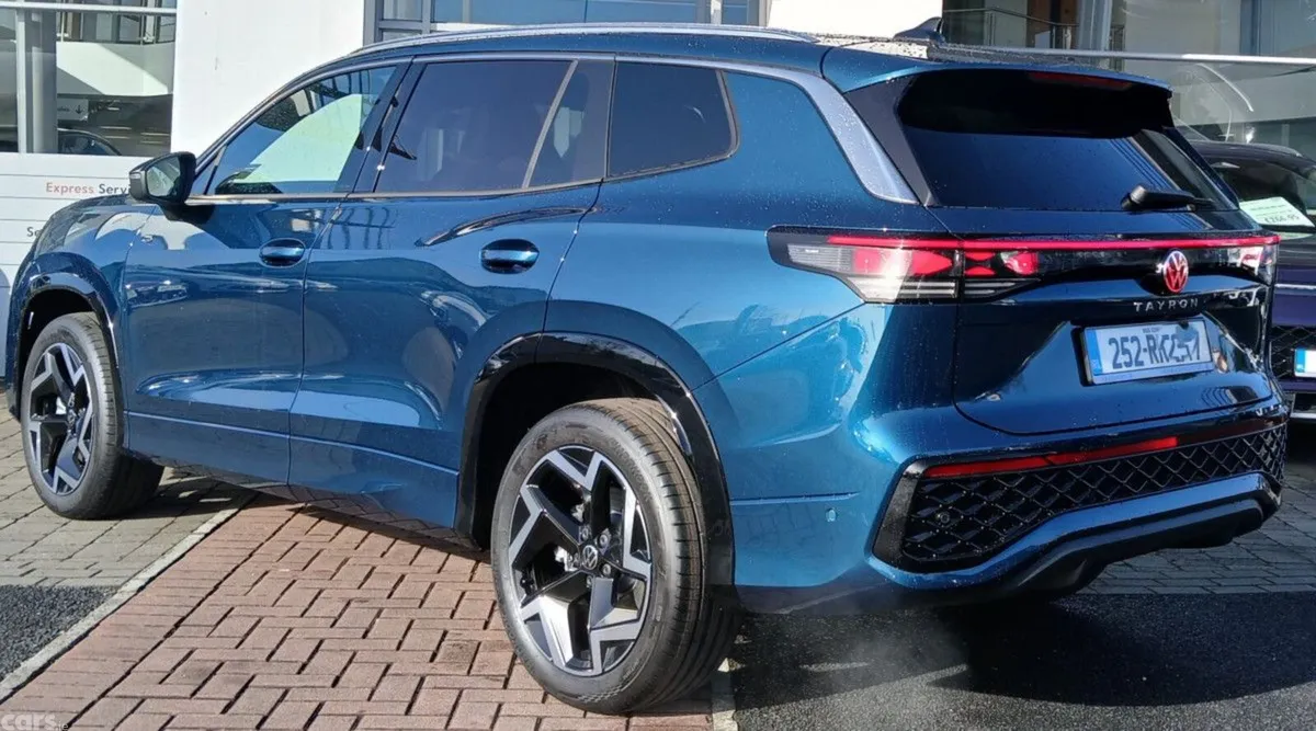Volkswagen Tayron Estate, Diesel, 2025, Blue