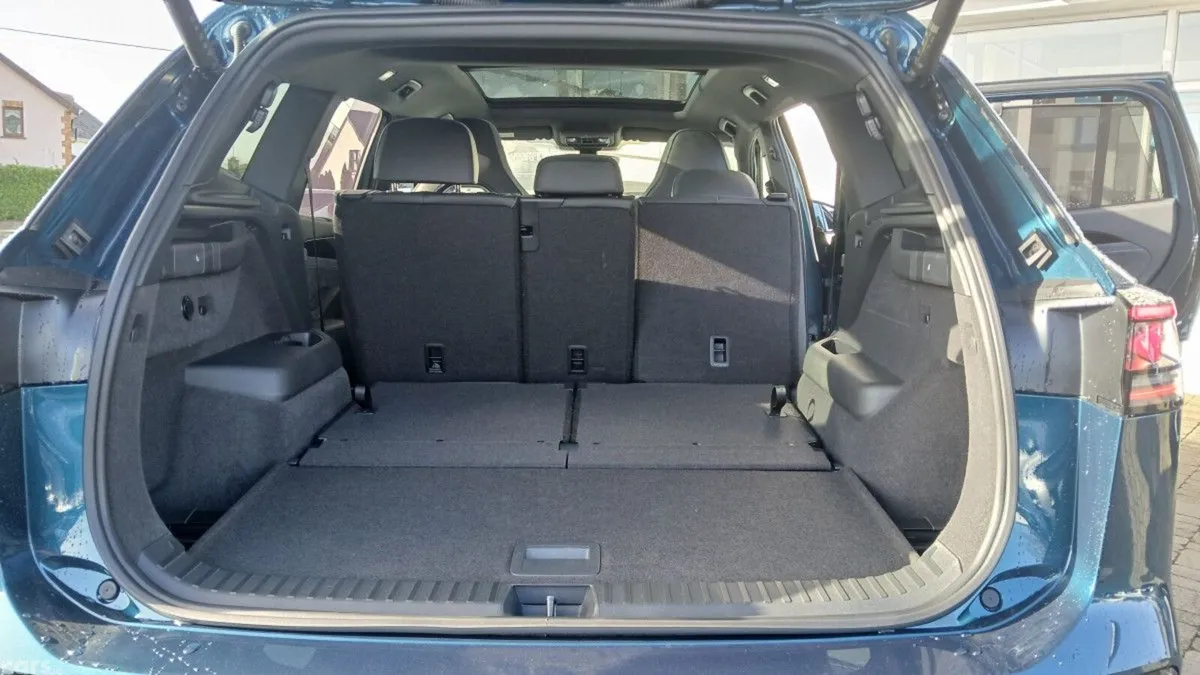 Volkswagen Tayron Estate, Diesel, 2025, Blue