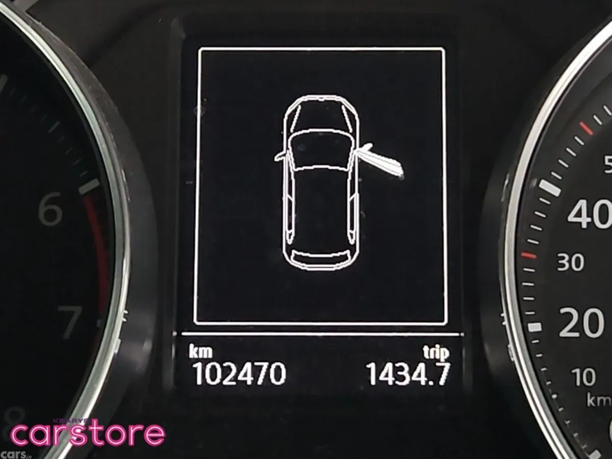 Volkswagen Polo Hatchback, Petrol, 2016, White