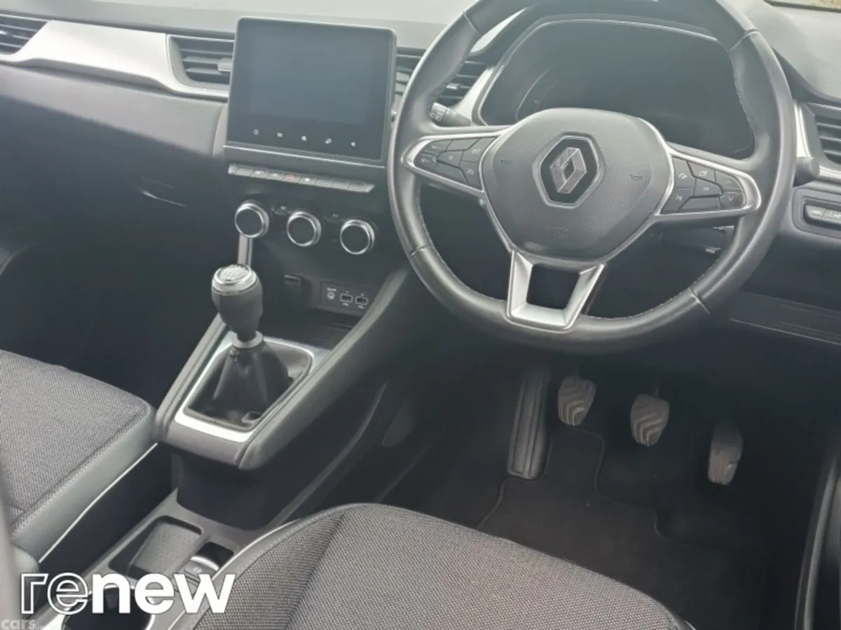 Renault Captur Hatchback, Petrol, 2023, White