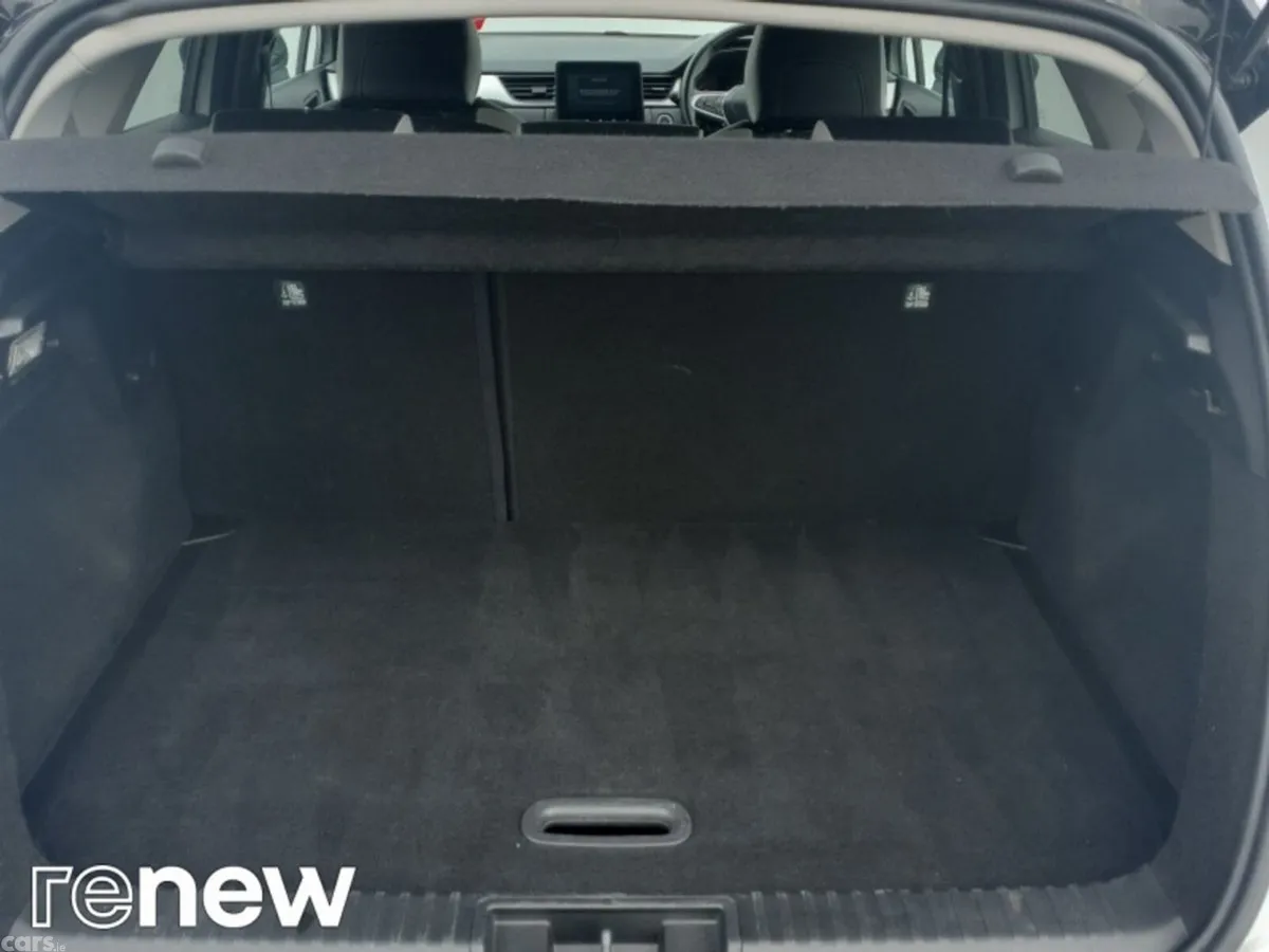 Renault Captur Hatchback, Petrol, 2023, White