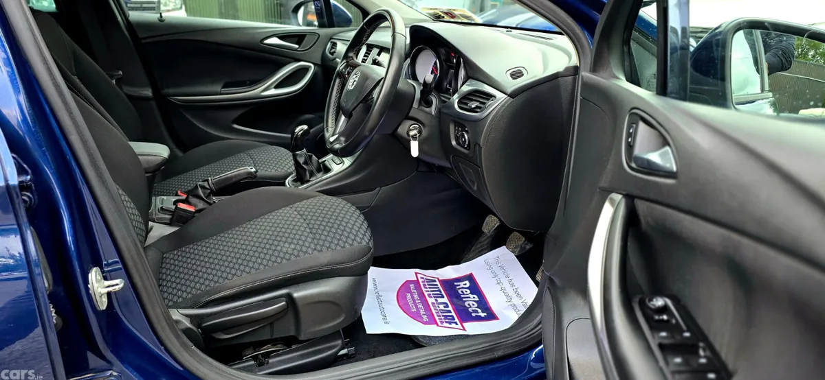 Vauxhall Astra Hatchback, Diesel, 2020, Blue