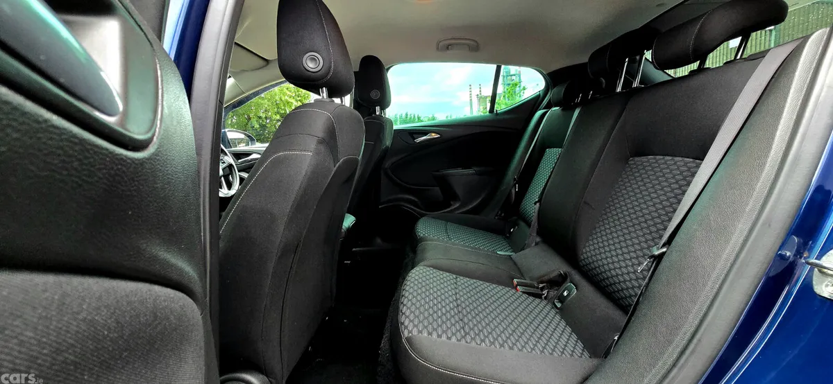 Vauxhall Astra Hatchback, Diesel, 2020, Blue