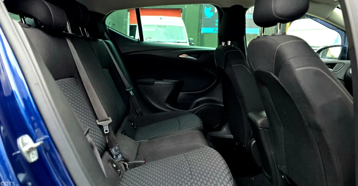 Vauxhall Astra Hatchback, Diesel, 2020, Blue