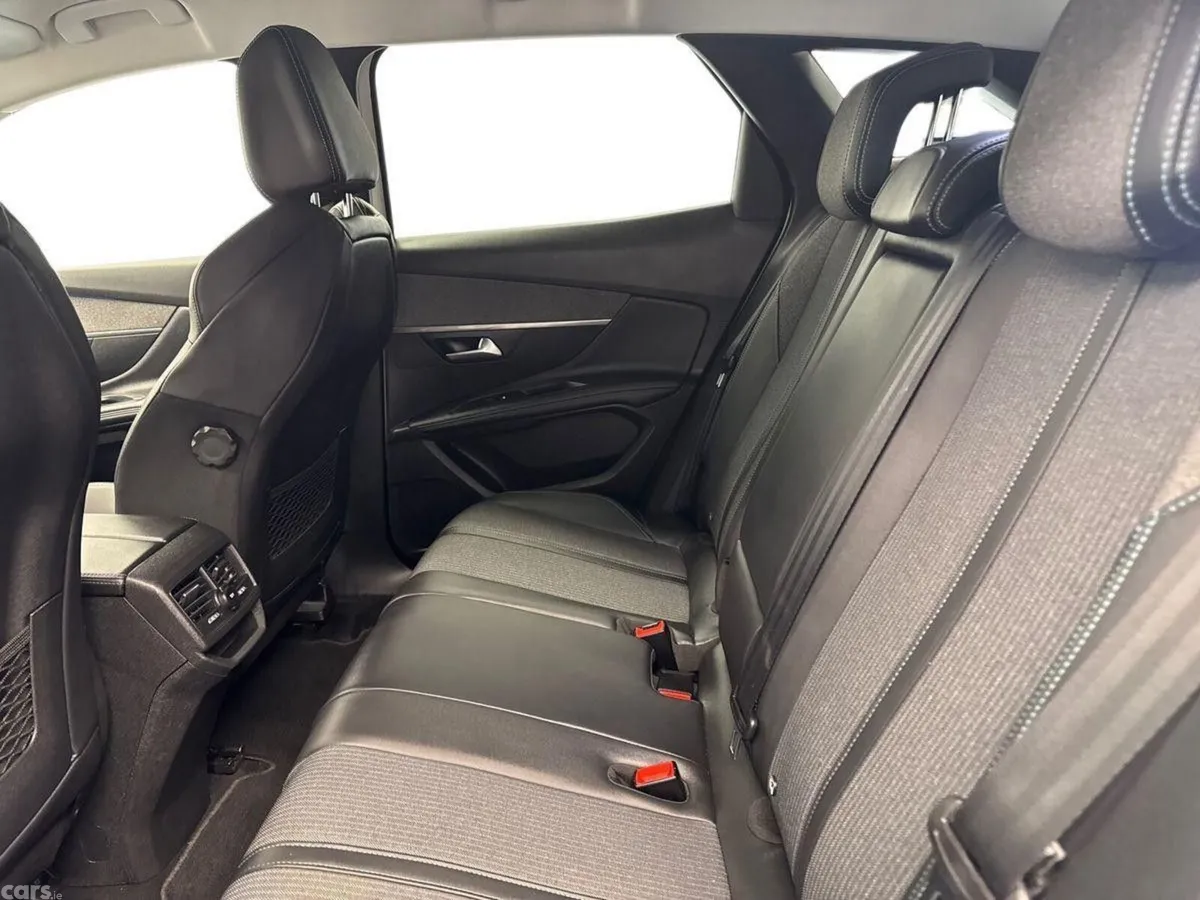Peugeot 3008 MPV, Diesel, 2022, White