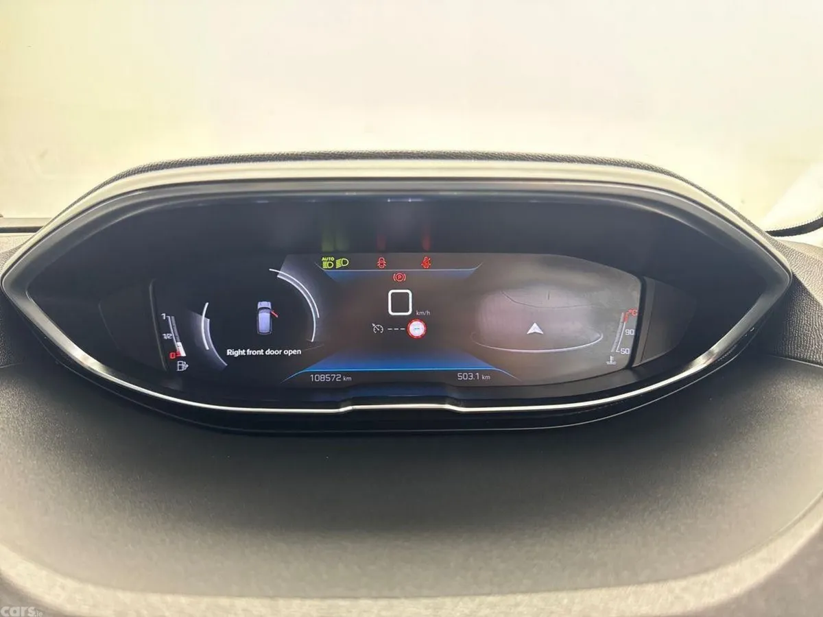 Peugeot 3008 MPV, Diesel, 2022, White