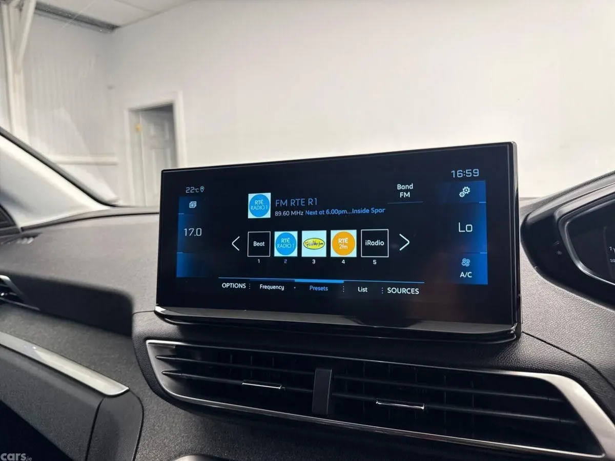 Peugeot 3008 MPV, Diesel, 2022, White