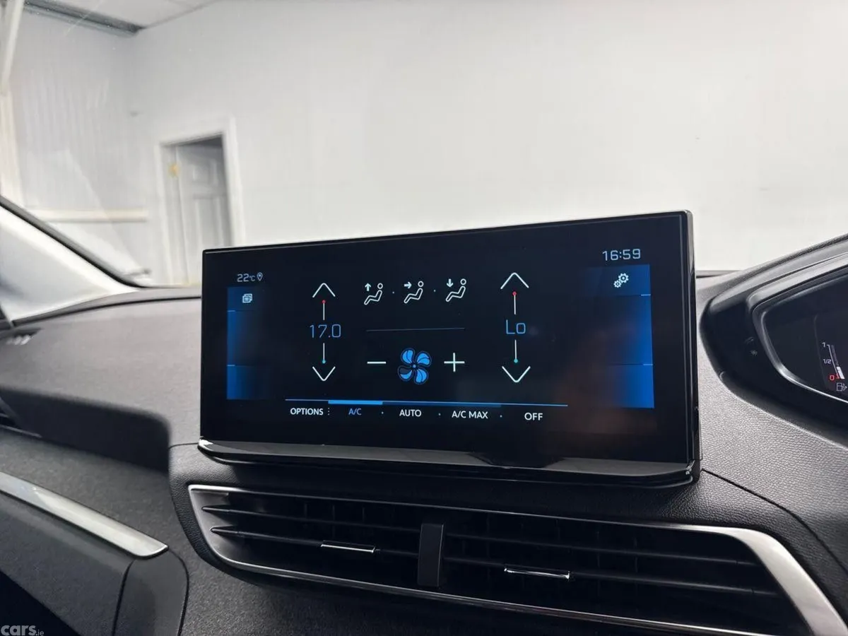 Peugeot 3008 MPV, Diesel, 2022, White