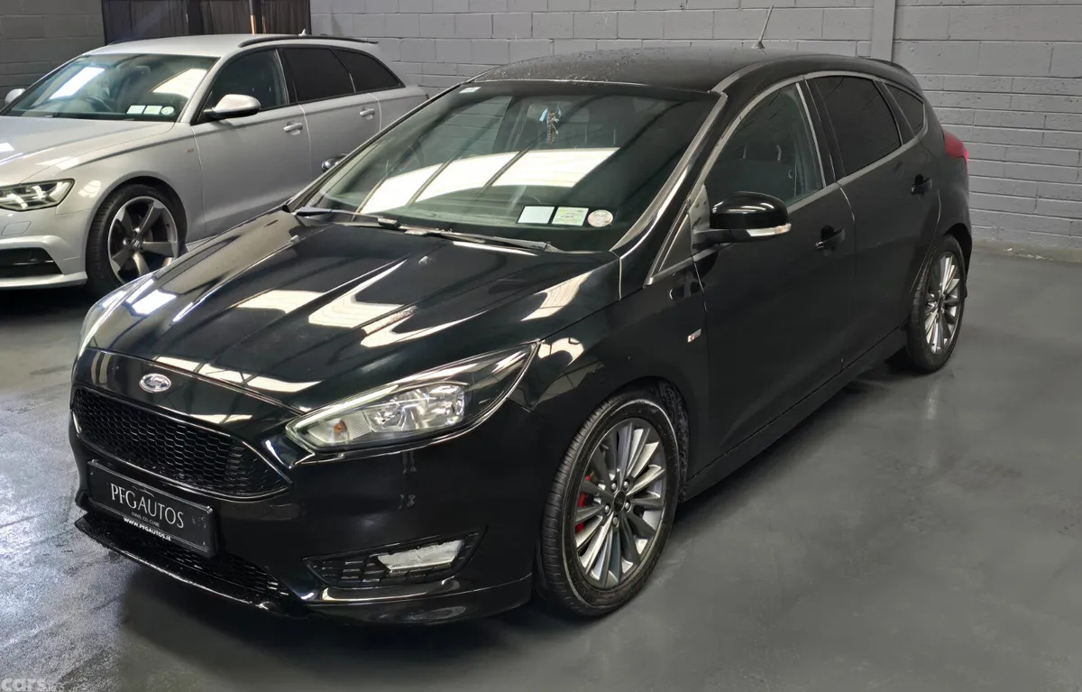 Ford Focus Hatchback, Petrol, 2018, Black