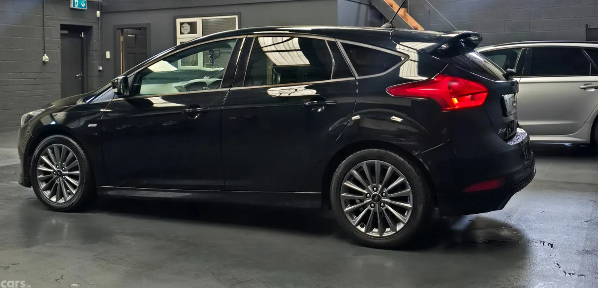 Ford Focus Hatchback, Petrol, 2018, Black