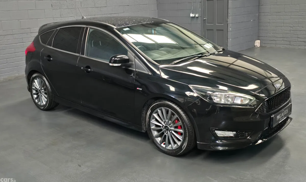 Ford Focus Hatchback, Petrol, 2018, Black